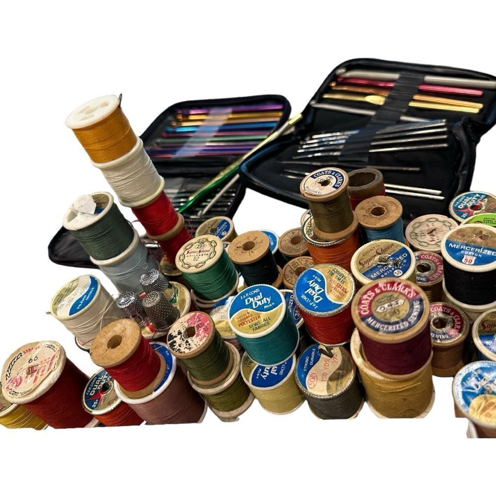 Sewing bundle over 100 items.Needles crochet hooks elastic lot grannycore estate - Picture 9 of 11